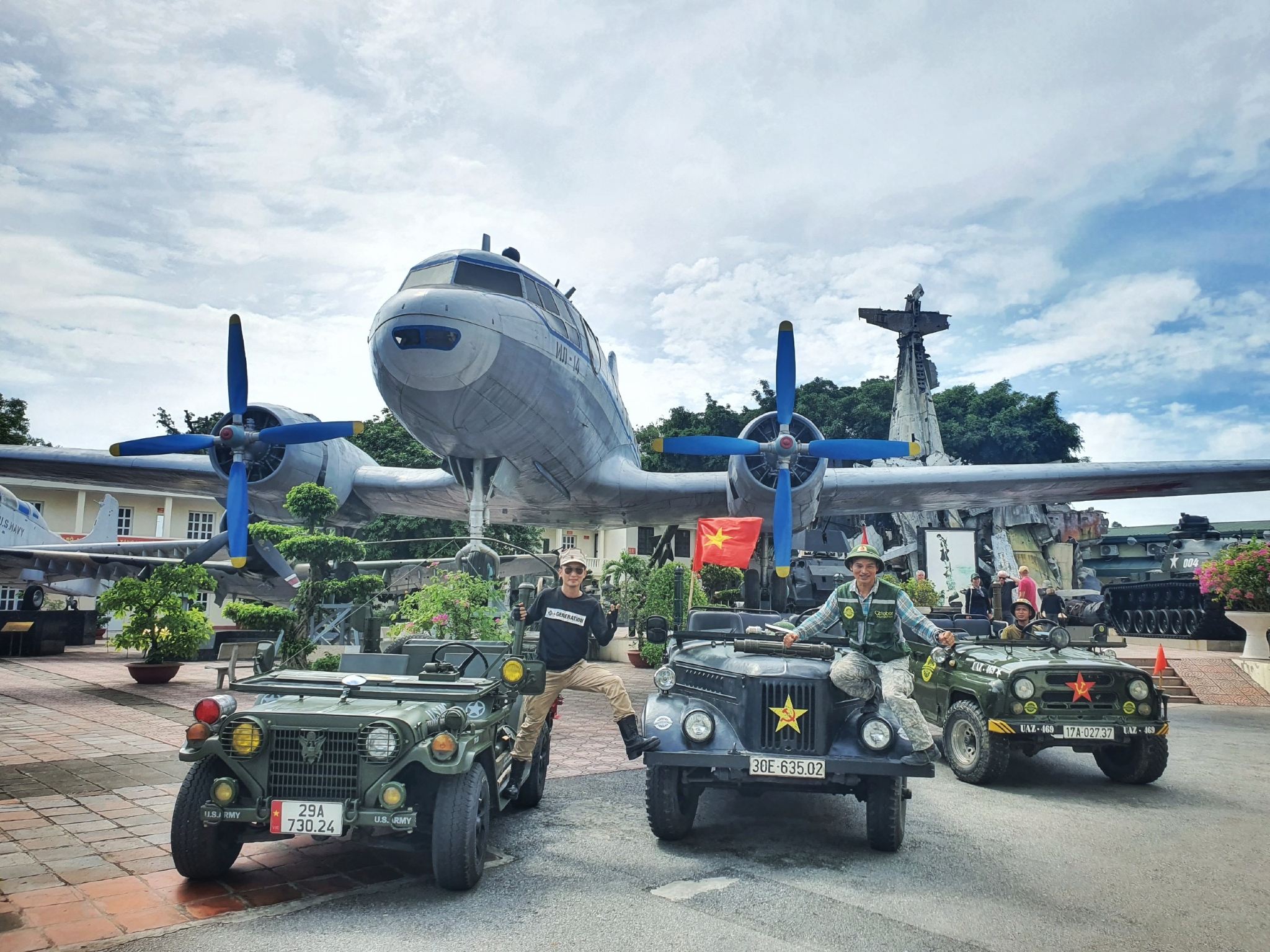 河內吉普車半日遊【城市景點+火車咖啡街+含餐+飯店接駁】