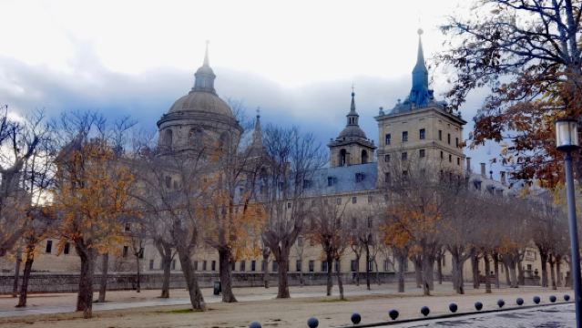 Madrid Royal Site of San Lorenzo de El Escorial + Segovia Aqueduct 1-day tour|Chinese-speaking driver guide