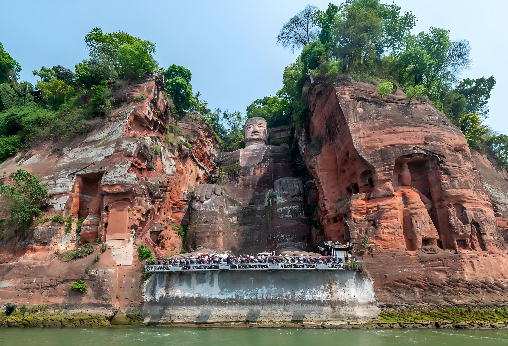 Chengdu Leshan Giant Buddha and Huanglongxi Ancient Town Day Tour (English-Shared Group) Small Group Tour with Pickup and Drop-off within the Third Ring Road