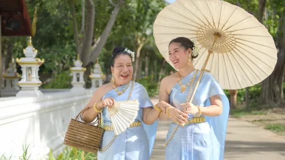 Experience five different styles of authentic Thai costumes in one session
