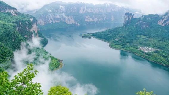 Departing from Chongqing: Chiyou Jiuli Palace + Wujiang Gallery (Premium Cruise from Wanzu Pier)|Native-speaking guide