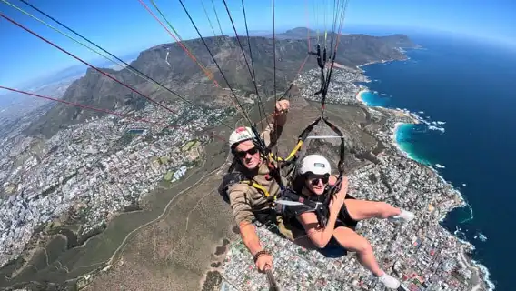 เคปทาวน์: พาราไกลดิ้งแบบ Tandem พร้อมชมวิวเทเบิลเมาน์เทน