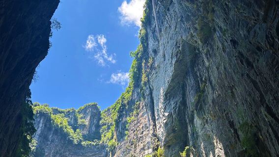 Tour di un giorno ai Tre Ponti Naturali di Wulong e alla Gola di Longshuixia a Chongqing con guida in inglese | Solo esperienze senza shopping