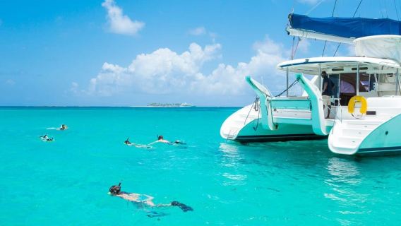 Mauritius: Ile Aux Cerfs Catamaran Trip w/ Lunch & Transfer