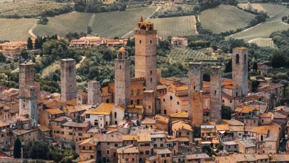 佛羅倫斯包車一日遊:聖吉米尼亞諾+絲柏之路+皮恩扎+奧爾恰穀