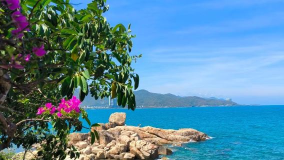 Международный аэропорт Камрань в Нячанге, Вьетнам + трансфер из/в аэропорт + индивидуальный трансфер/аренда автомобиля с водителем по индивидуальному маршруту / на китайском языке