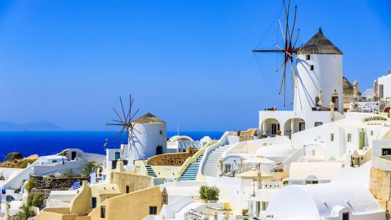 Traslado al aeropuerto o al puerto en Santorini, Grecia - desde/hasta el pueblo de Oya (servicio de coche privado con conductor)