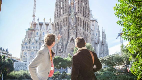 ไปกับไกด์ท้องถิ่น: ทัวร์ชมซากราดา ฟามิเลียแบบไม่ต้องต่อคิวในภาษาดัตช์