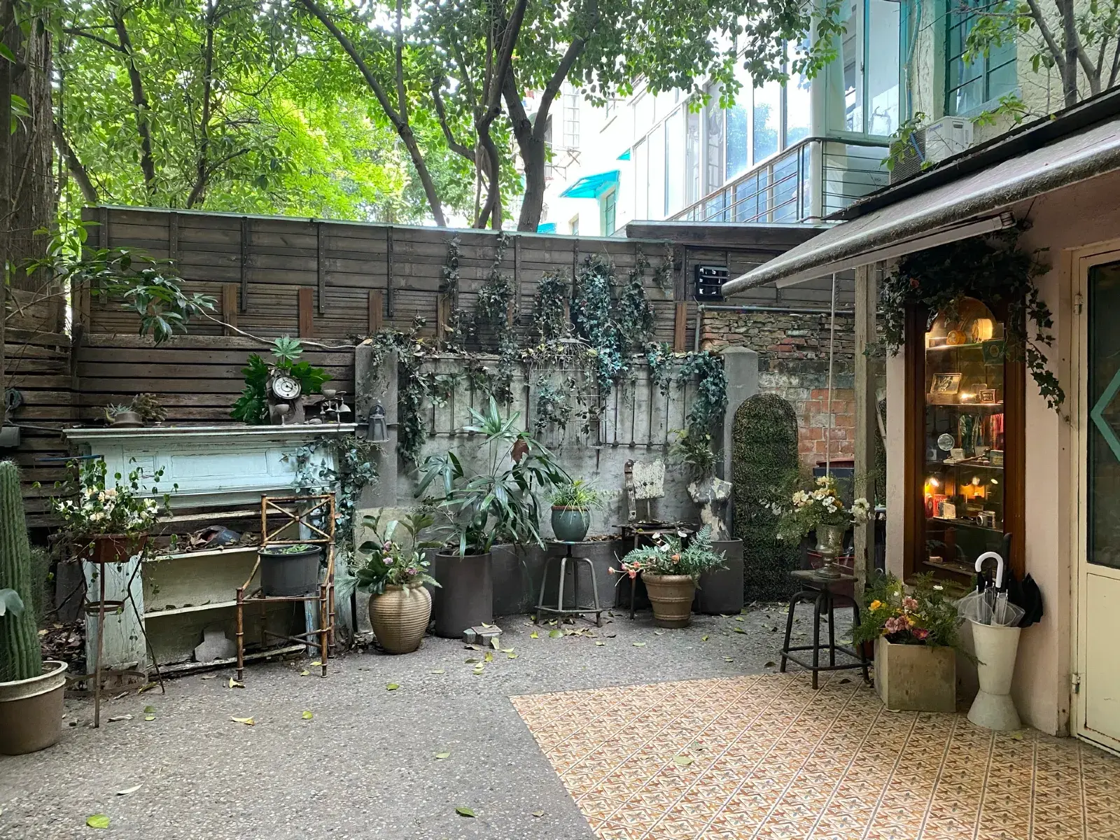 [Excursion d'une journée dans les quartiers artistiques de Shanghai] Wukang Road + Anfu Road + Temple Jing'an + Le Bund + Croisière nocturne sur la rivière des Perles