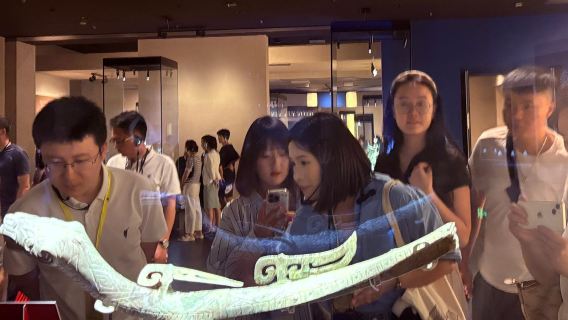 ทัวร์ 1 วัน เย็นกลับ [กลุ่มเล็ก 2-8 คน พร้อม การบรรยายด้วยไกด์ ทั้งสอง สถานที่ท่องเที่ยว น้ำตกสีฟ้า]