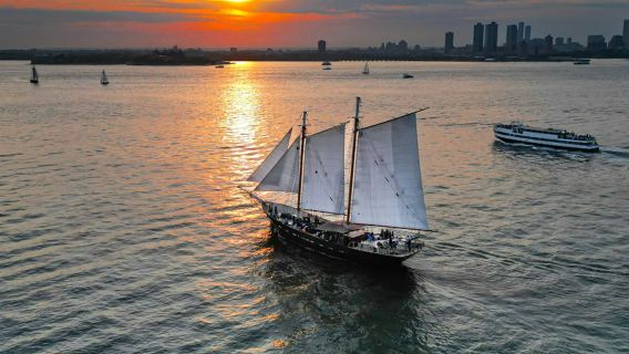 ニューヨーク：サンセットジャズクルーズ