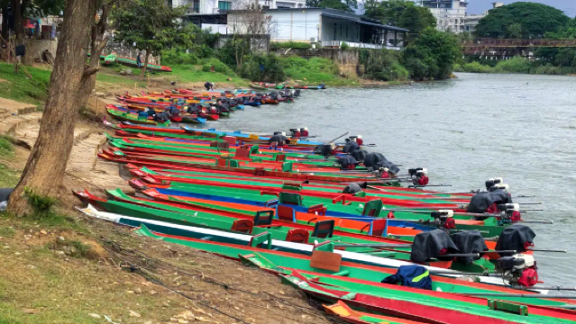 Lawatan sehari di Vang Vieng + zipline hutan + berkayak di Sungai Nam Song + makan tengah hari + pengangkutan + tempahan bermula dari 1 orang