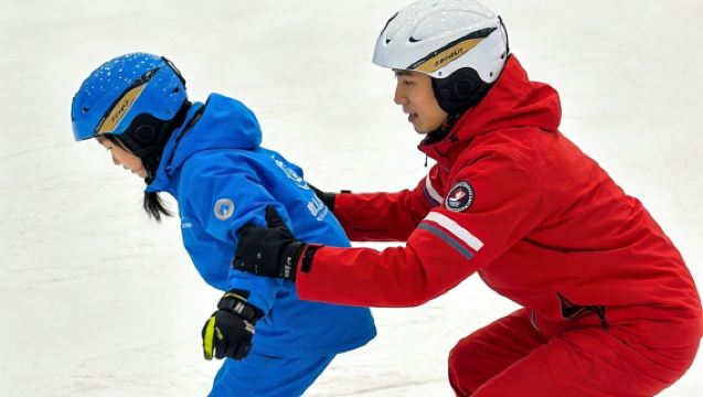 Shanghai Ice and Snow World ski instructor for snowboard/ski (certified private ski instructor)