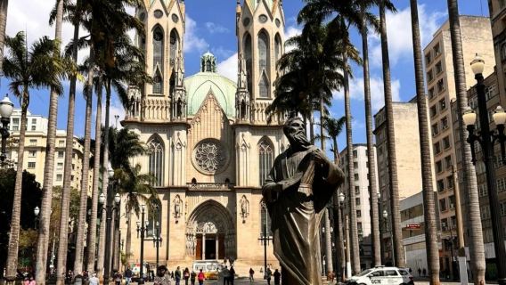 Brazil São Paulo - Katedral São Paulo - Patung Perintis Brazil - Perjalanan Eksklusif