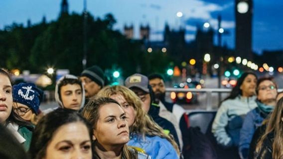 Λονδίνο: Απεριόριστη περιήγηση με Uber Boat hop-on hop-off και βραδινή ξενάγηση με λεοφωρείο για 1 ημέρα