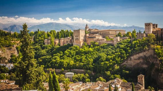 Seville: Alhambra Day Trip with Guide & Nasrid Palaces Entry