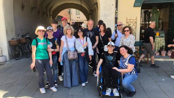 Lucca: join a 'must see' walking tour! (English)