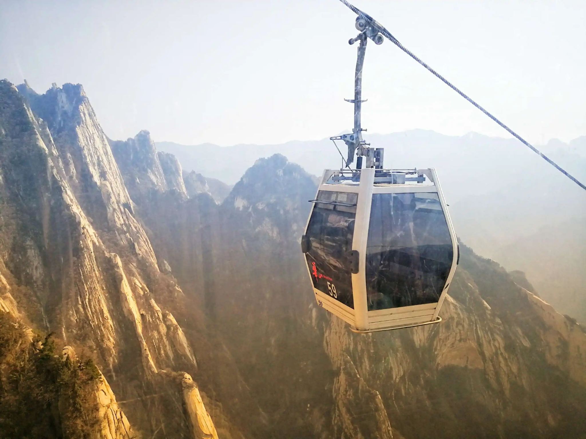 西安華山チャーター専用日帰りツアー（初回入場料込み）