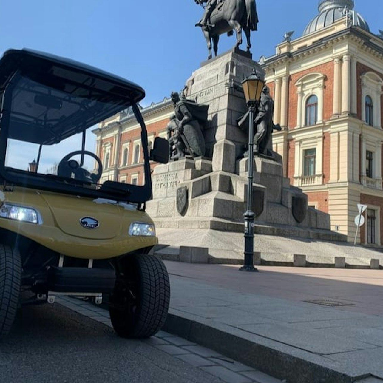 Cracovia: tour panoramico della città vecchia in golf cart elettrico + audioguida