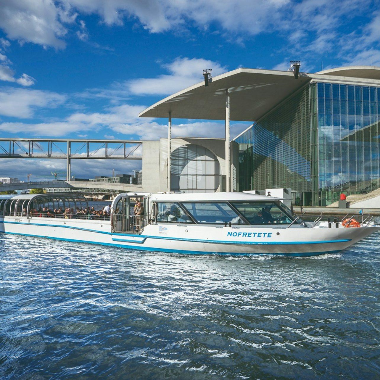 Берлин: Билет на 3,25-часовую прогулку на катере по мостам