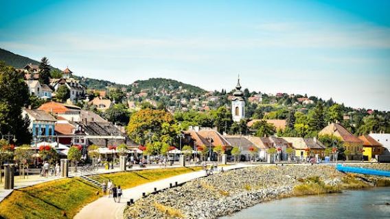 Szentendre artist's village half-day boat tour from Budapest