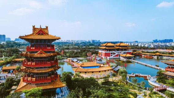 tour di un giorno al Parco Qingming Shanghe, al Palazzo Kaifeng e al Tempio Daxiangguo a Kaifeng, Henan, Cina