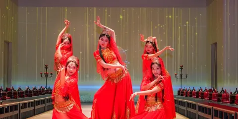 濟南秀宴•沉浸式體驗千年前的宮廷君王享受盛宴(宮廷宴飲+古典樂舞非遺演繹+可選古代服裝造型體驗)