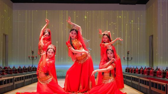 Jinan Xiuyan • Immersive Experience of Ancient Imperial Banquets (Royal Feast + Classical Music and Dance Heritage Performance + Optional Ancient Costume Styling Experience)