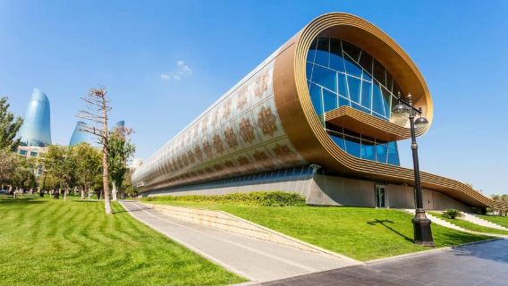 Highlights von Baku: 4-stündige Stadtrundfahrt zu historischen und modernen Sehenswürdigkeiten