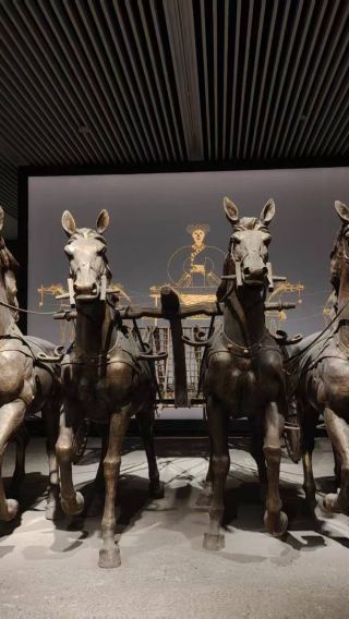 A 2-hour guided walk of Hubei Provincial Museum by  English-speaking guide group tour
