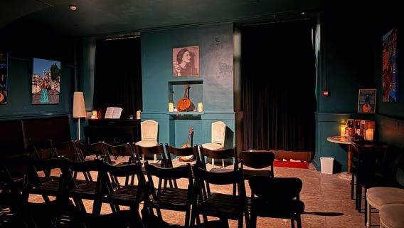 Porto: Pertunjukan Fado Intim & Wain Pelabuhan di Stesen Sao Bento