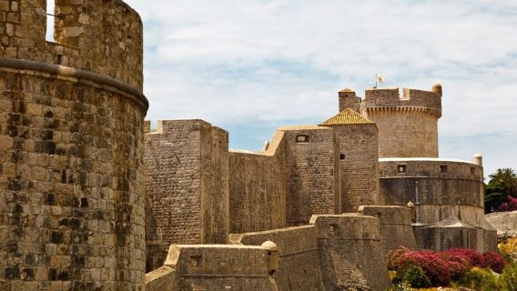 Dubrovnik: tour a piedi tra mura e guerre