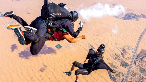 【Skydive Dubai官方直售】杜拜沙漠高空跳傘|專業教練1對1陪跳+第三方攝影師全程跟拍+送影片照片