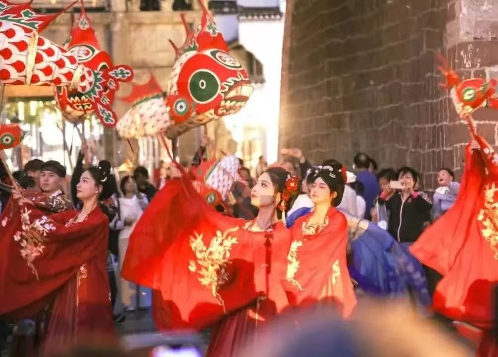 【私家團】黃山精華一日+夜遊徽州古城丨專屬導遊+私家用車