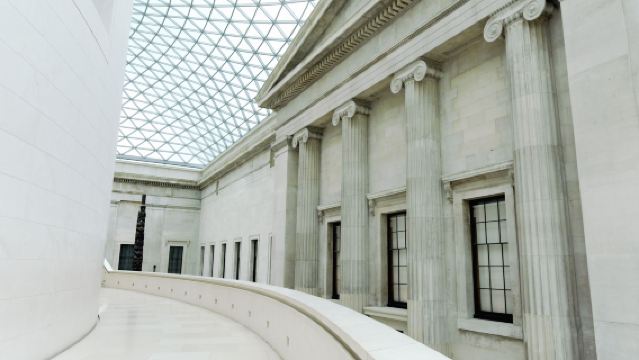 Lawatan sehari ke Muzium British + Dataran Trafalgar + London Eye + Jambatan Menara + Istana Buckingham (tidak termasuk tiket masuk)