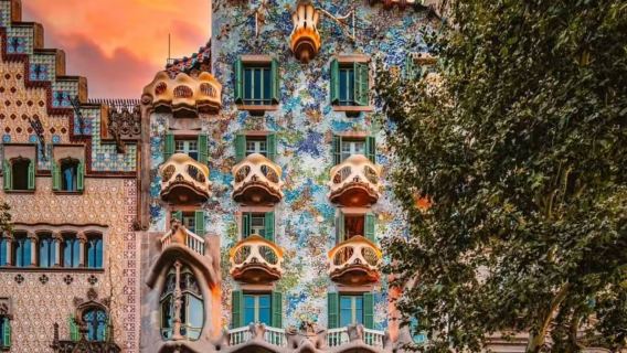Tour 1 ngày đón trả tại cảng Barcelona: Bảo tàng Picasso + Khải Hoàn Môn + Vương cung thánh đường Sagrada Família + Núi Montjuïc