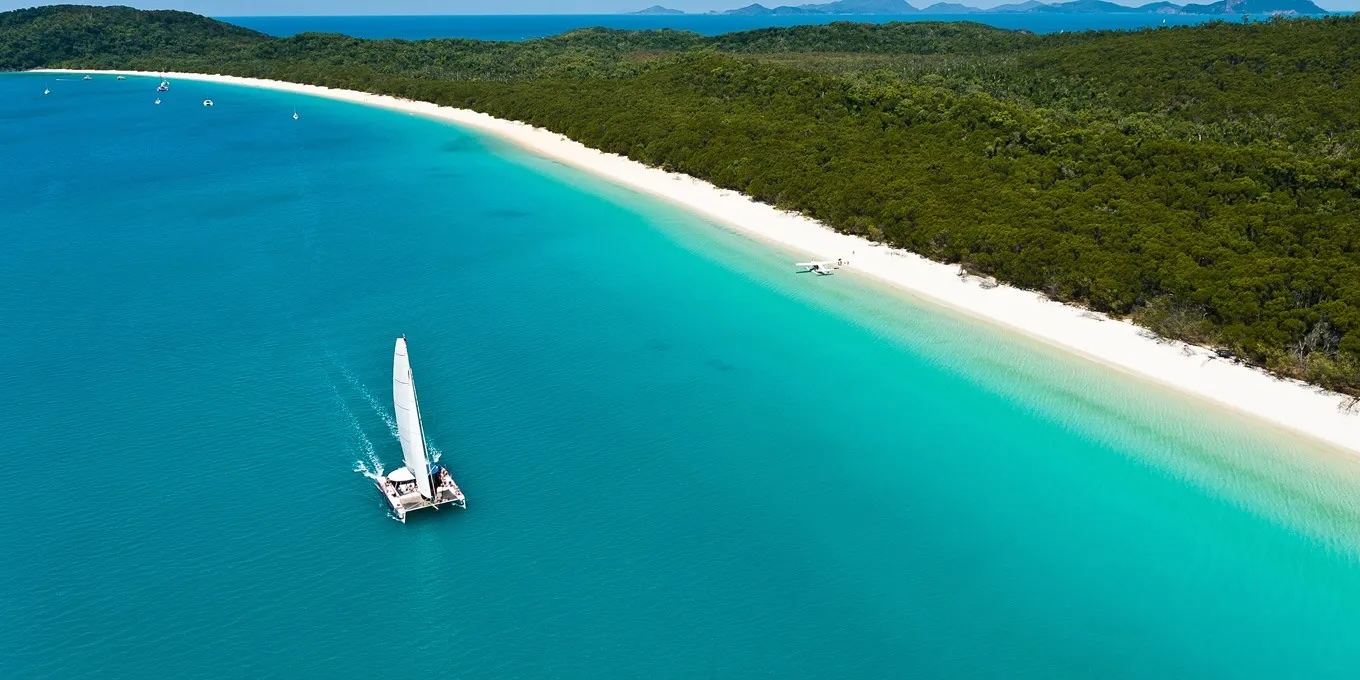 Australia Whitehaven Beach + Chalkies Beach Tour [Includes refreshment break lunch + snorkeling equipment]