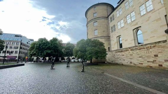 Excursion d'une journée au Vieux château de Stuttgart, au Musée Mercedes-Benz de Stuttgart et à Porsche
