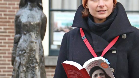 Amsterdam: Lawatan Berjalan Anne Frank Berpandu dalam bahasa Jerman, Inggeris, Itali & Sepanyol
