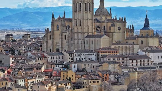 西班牙一日遊：塞戈維亞童話城堡 + 古羅馬水道