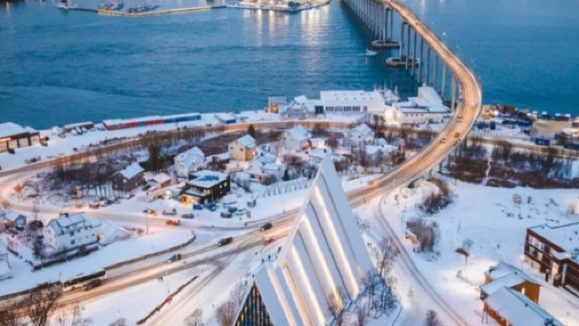 Lawatan sehari sewaan peribadi ke Tromso Domkirke, Pelabuhan Tromso dan Kvaløya
