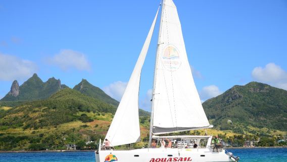 Du thuyền catamaran đảo Mauritius bao gồm bữa trưa BBQ / tùy chọn hướng dẫn viên tiếng Trung / ba hoạt động dưới nước