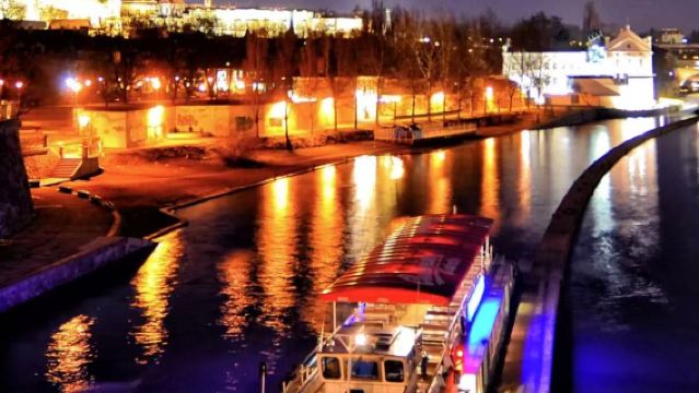 การล่องเรือ 2 ชั่วโมงบนแม่น้ำวัลตาวาในปราก