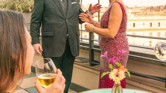 Rom: Oper auf dem Dach in Trastevere mit Aperitivo & Wein