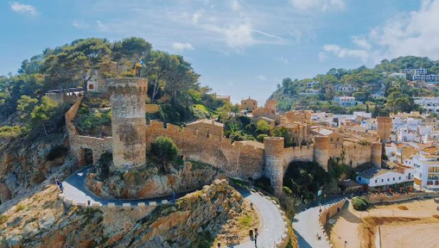 Perjalanan sehari pergi-balik dari Barcelona: Tossa de Mar + Blanes + Gunung Tibidabo
