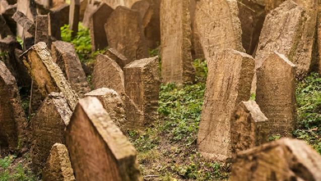 อนุสรณ์สถานยิว + ทัวร์พร้อมไกด์