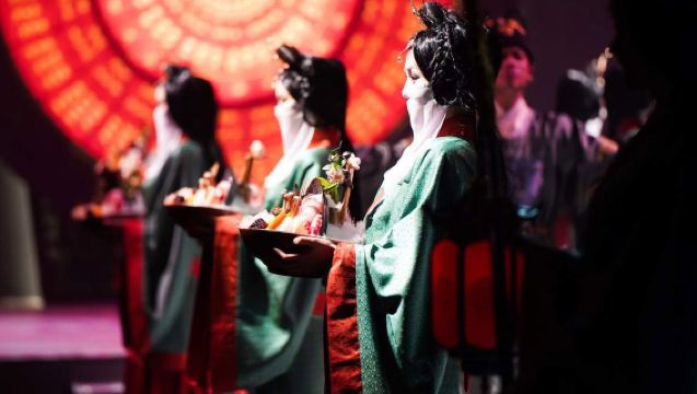 Chongqing, China: Chongqing Liyan Ba Kingdom • Immersives Erlebnis eines kaiserlichen Festmahls vor tausend Jahren (Gourmetküche + Tanzvorführung + antike Kleidungserfahrung)