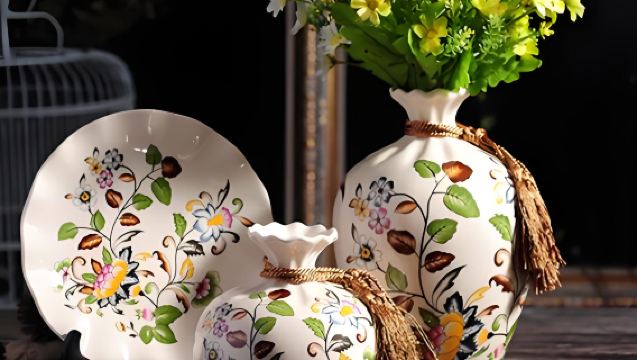 Departure from Hangzhou: Yiwu International Business and Trade City private charter with optional English guide | Business | Negotiation | Shopping