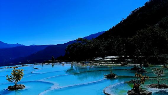 Tour di un giorno alla Gola del Salto della Tigre + Cascata Wangtian + Belvedere Haba + Terrazza di Baishui [Piccolo gruppo fino a 8 persone + biglietto d'ingresso opzionale]