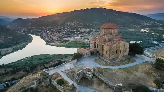 ️Private Full-Day Tour to Mtskheta and Kazbegi(stepantsminda) from Tbilisi
